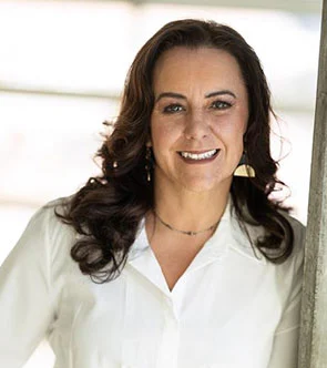 Kimberly M Surratt