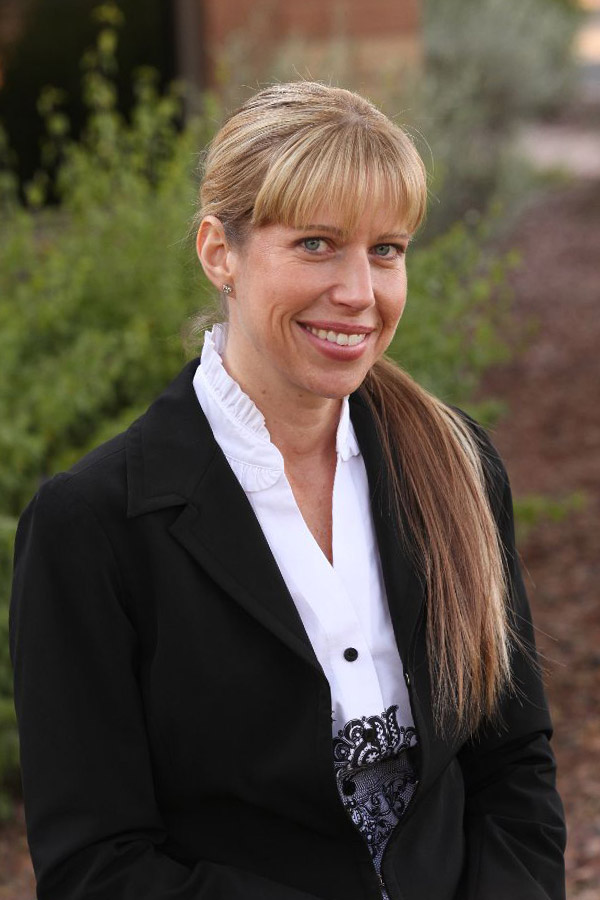 Laura N. Boezeman-Farias